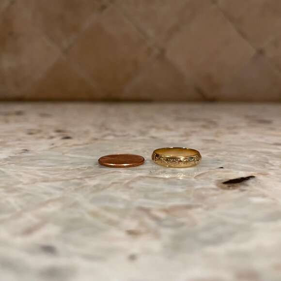 14k Gold Claddagh Band Ring - Picture 8 of 9